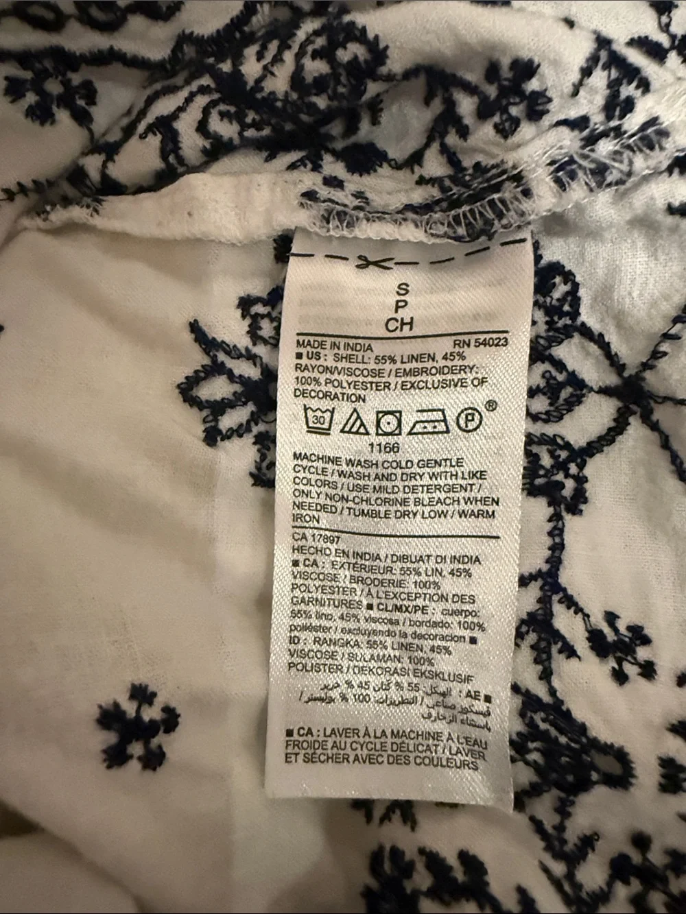 Old Navy Linen Blend White V-Neck Embroidered Flutter Sleeve Blouse